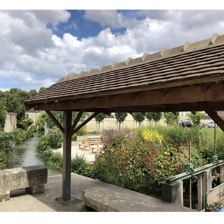 Logement Cosy Parking Prive Situe Au Coeur Du Village Reviers Exterior foto